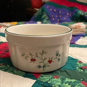 Pfaltzgraff Cream Ceramic Bowl/Winterberry Style